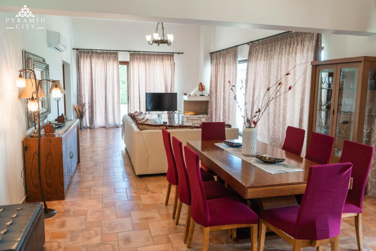 Luxury Villa Hera - Beachfront Roda  Esterno foto