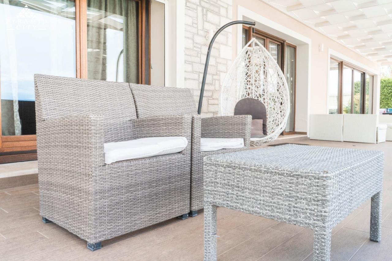 Luxury Villa Hera - Beachfront Roda  Esterno foto